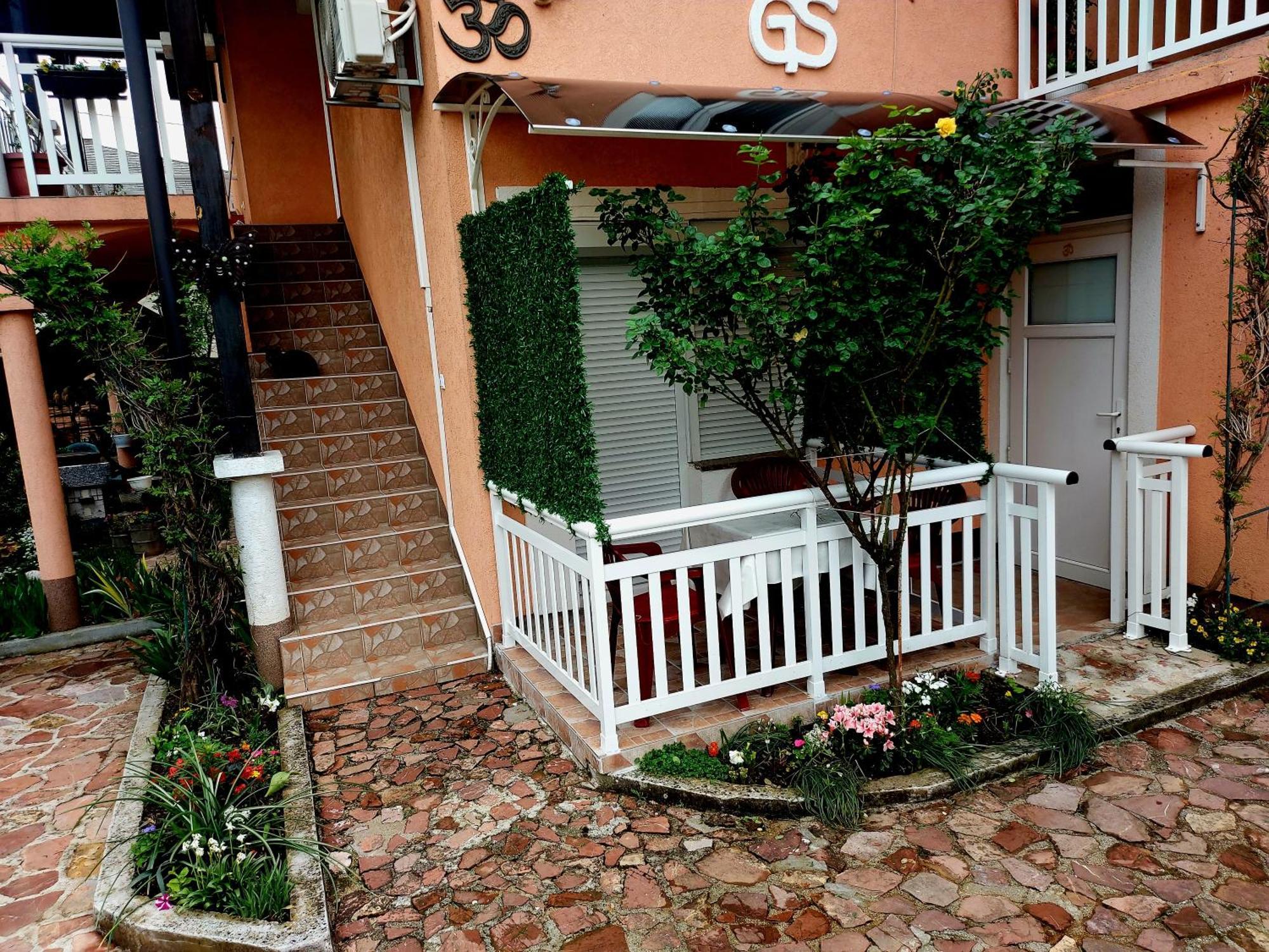 Apartmani Gs ***** Zavidovici エクステリア 写真